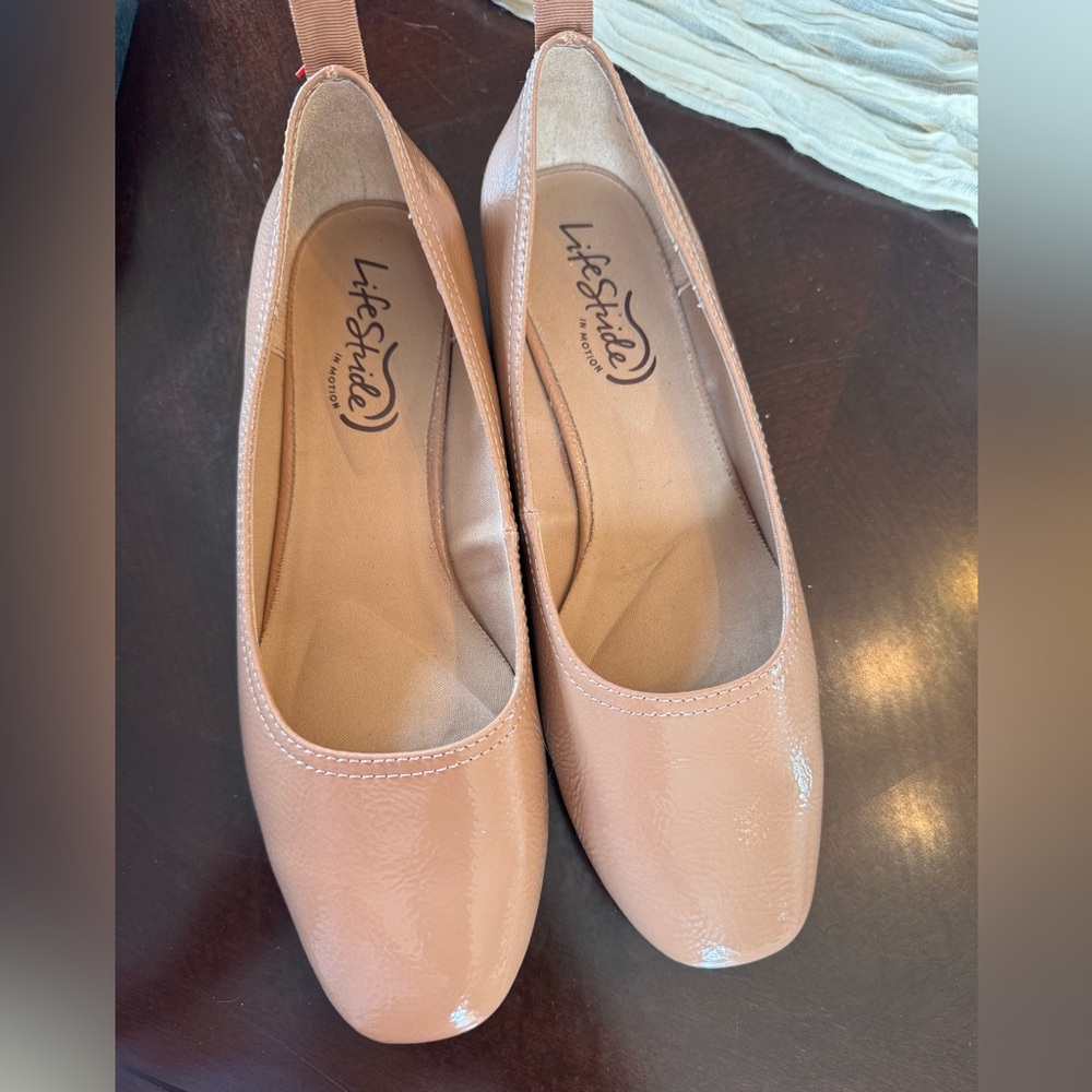 Life Stride Women's Blush Flats